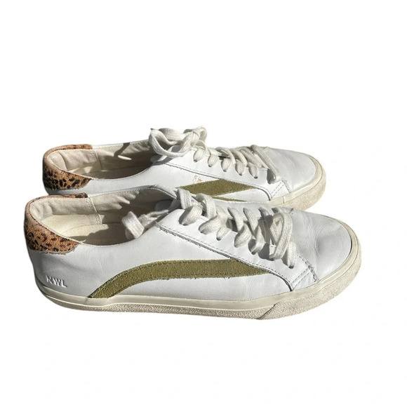 Madewell Shoes - Madewell women’s Sidewalk Low-Top Sneakers White
Leather Cheetah size 7.5 used